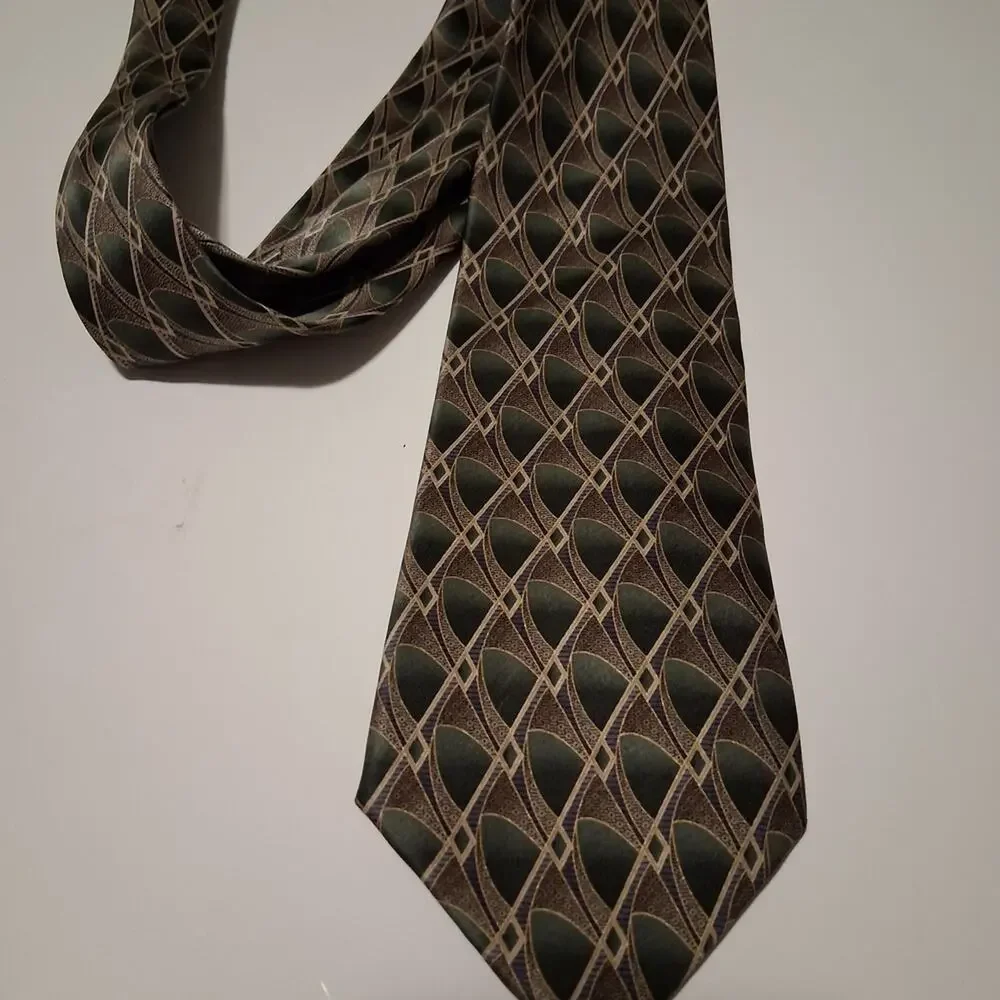 David Taylor Green and Gold Geometric Tie